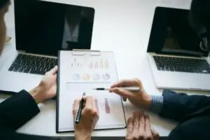professionals discussing content ranking report