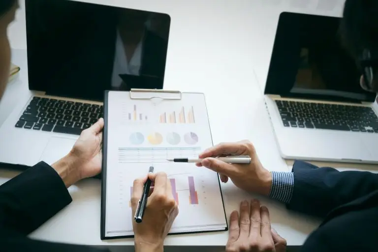 professionals discussing content ranking report
